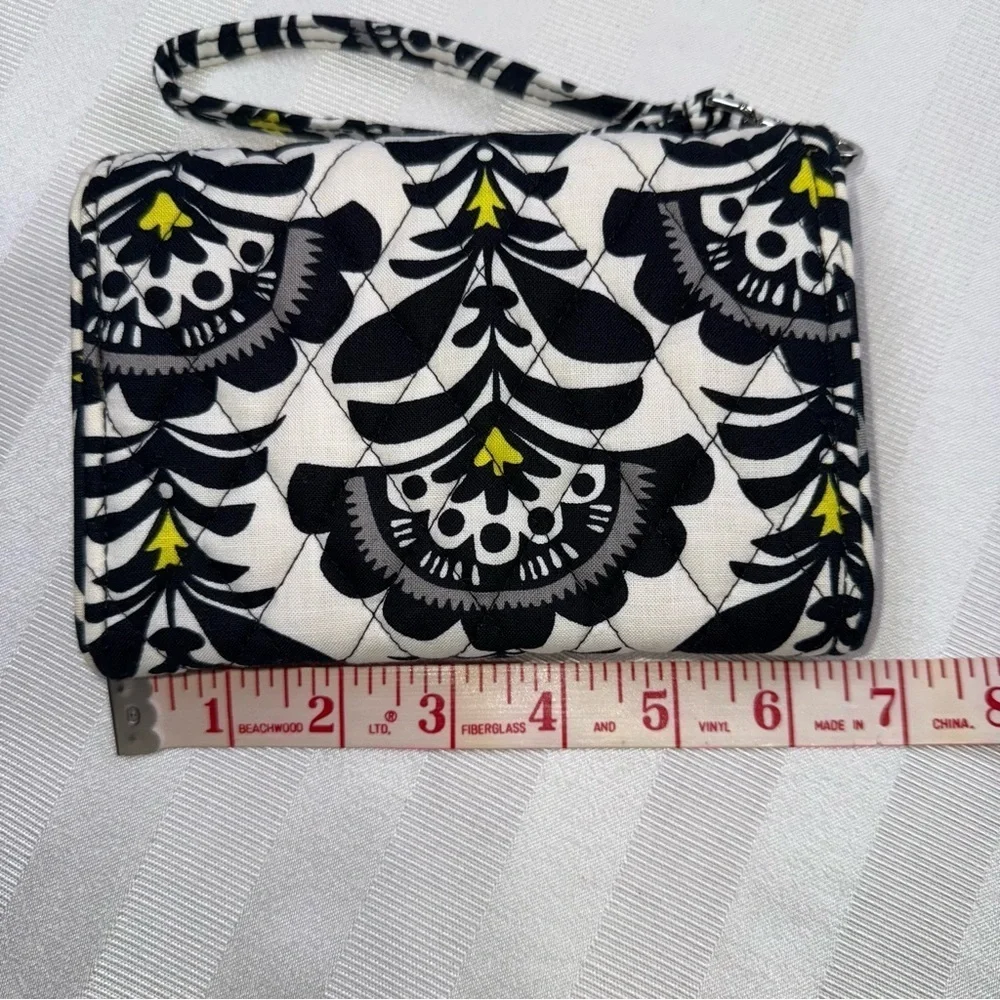 Vera Bradley Smartphone Turnlock Wristlet Fanfare